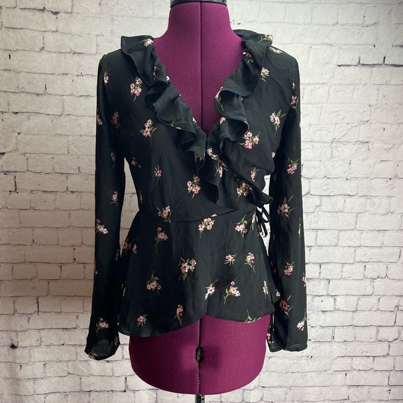 Urban Outfitters Ecote long sleeve floral wrap blouse size XS black - Picture 1 of 7